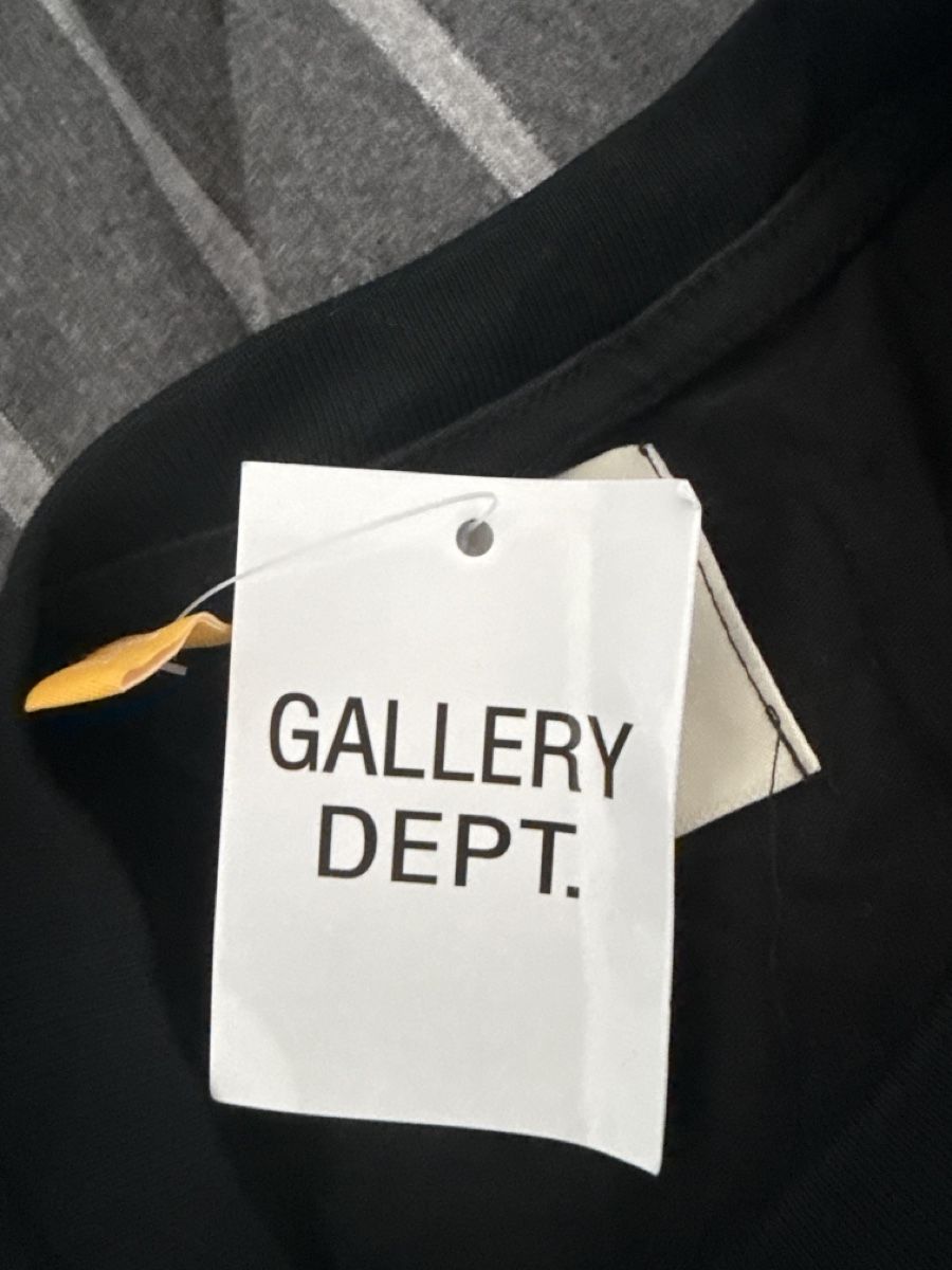 T-shirt: Gallery Dept T -shirt  – Nuovo (secondo la descrizione) da Aesch BL venduto da ida_x65l 2