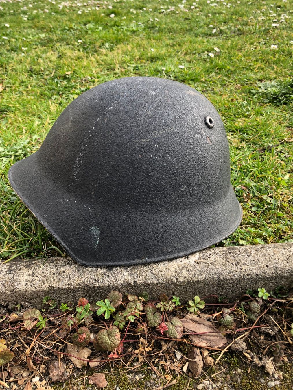 Uniformen & Effekten: originaler Schweizer Armeehelm der 1960-er Jahre – Gebraucht aus Gunzwil von feel_good