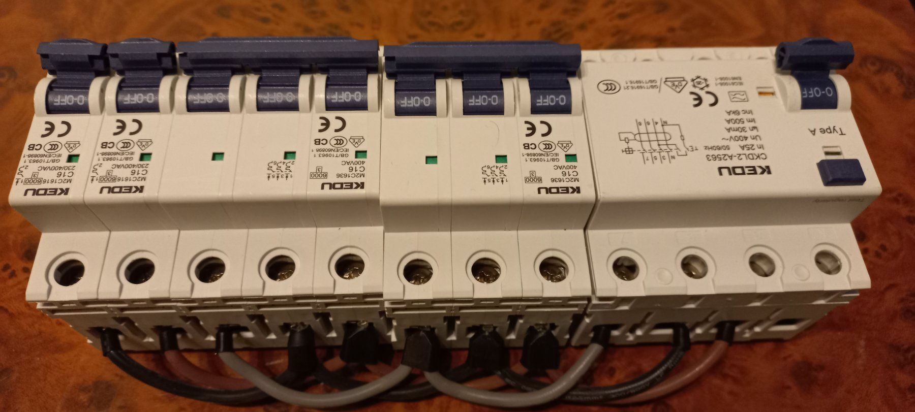 Alimentazione elettrica: Disjoncteur KEDU – Usato da Bofflens venduto da Ptitphilou 1