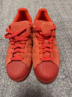 Adidas Superstar rouges, taille 42 2/3 - parfait état!