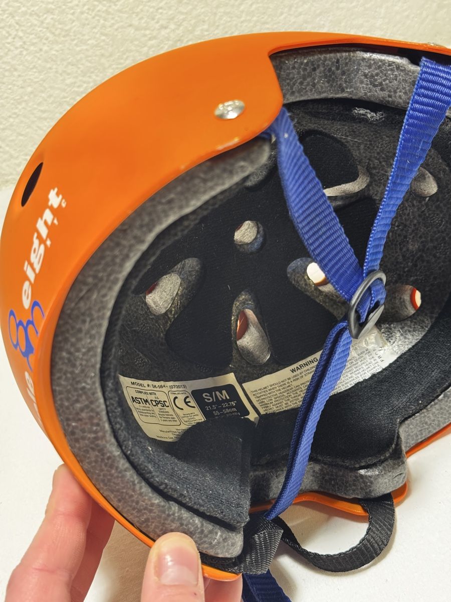 Caschi: Triple Eight Helm, Orange, Grösse S/M – Nuovo (secondo la descrizione) da Stüsslingen venduto da leo_nzh6 6