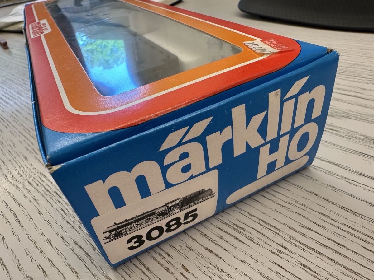 Märklin Trains électriques: Märklin 3085 DB BR 03 mit Dampfgenerator – D'occasion à Lupsingen par New-Haven 8