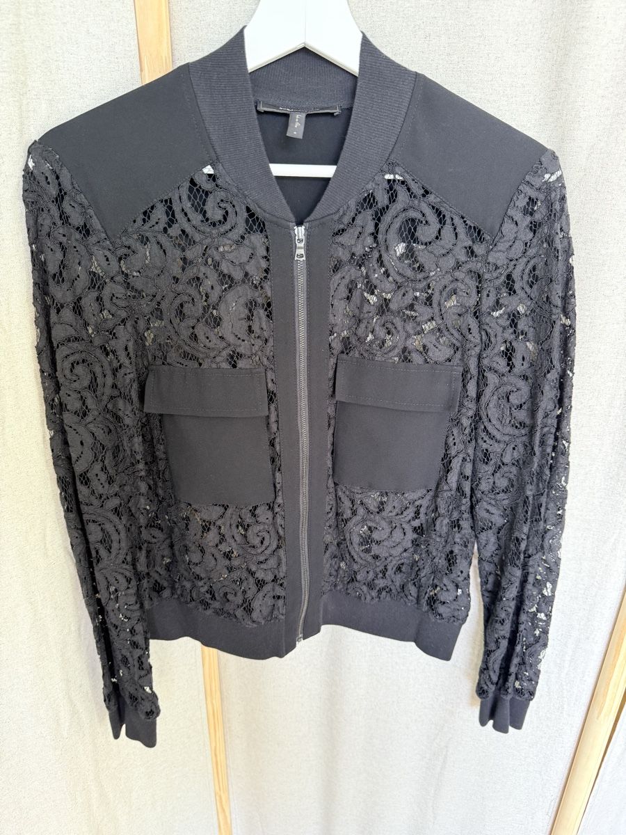 Giacche: BCBGMAXAZRIA Black Lace Bomber Jacket - Size Small! – Nuovo (secondo la descrizione) da Kilchberg ZH venduto da san_hs8y