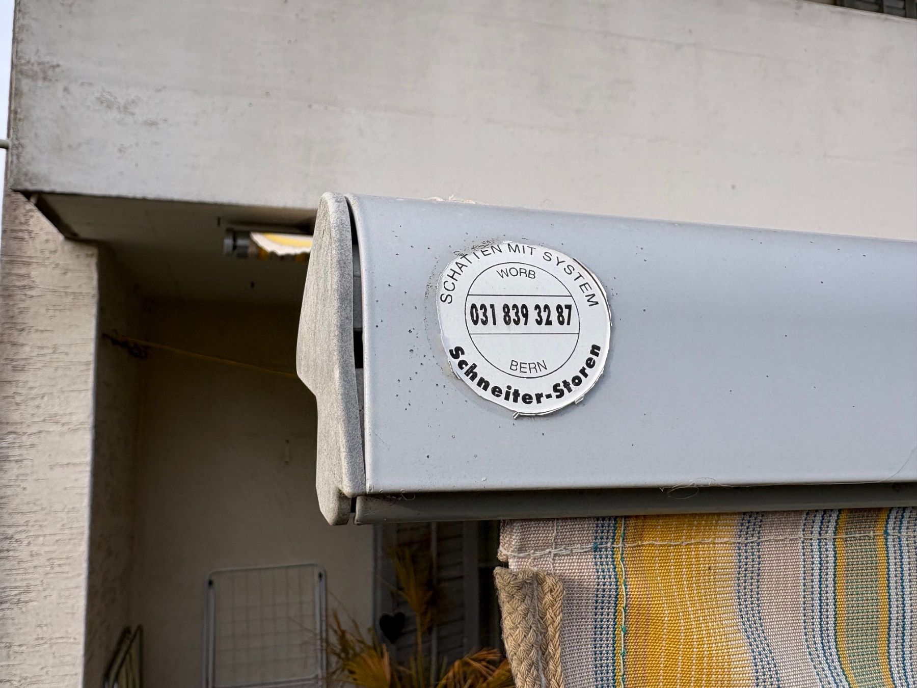 Markisen: Sonnenschutz Knickarmstore, elektrisch – Gebraucht aus Burgdorf von Bluedoc7 4