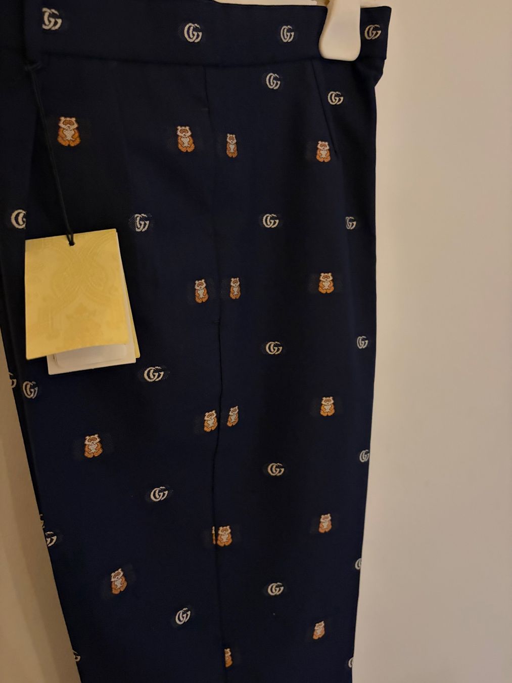 Gucci Pantaloni: Gucci Hose Dunkelblau mit Muster Neu – Nuovo e nell'imballaggio originale da Zürich venduto da fab_lhd9 2