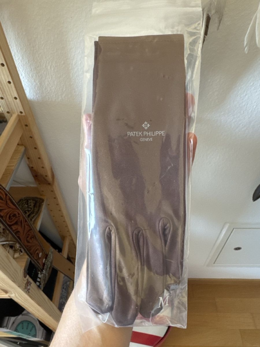 Guanti & manicotti: Gants Patek Philippe – Nuovo (secondo la descrizione) da Attalens venduto da EL_Primero_91 1