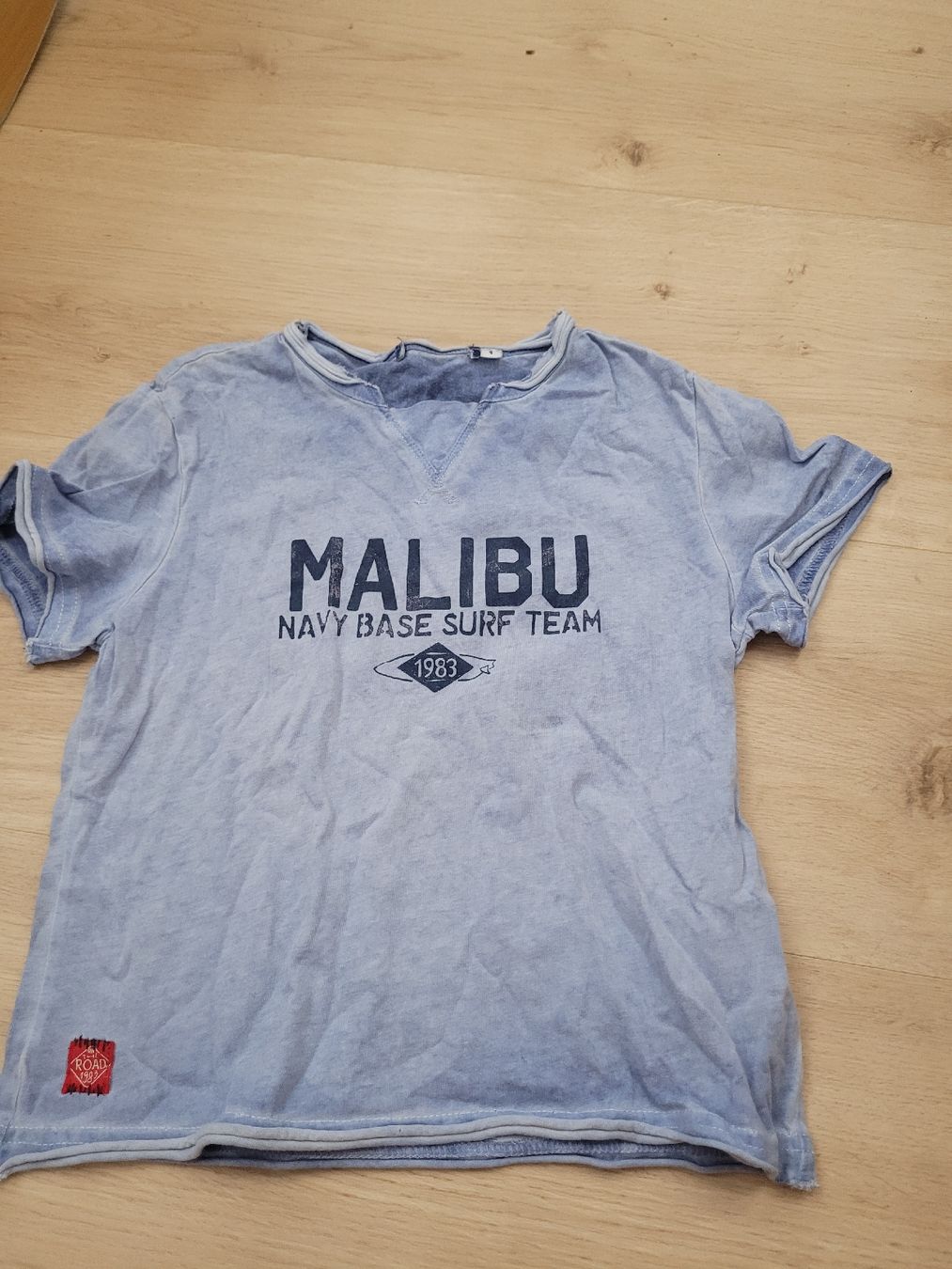 Hemden, T-Shirts & Polos: t-shirt Gr. 98/104 – Gebraucht aus Lupsingen von sta_wgg5