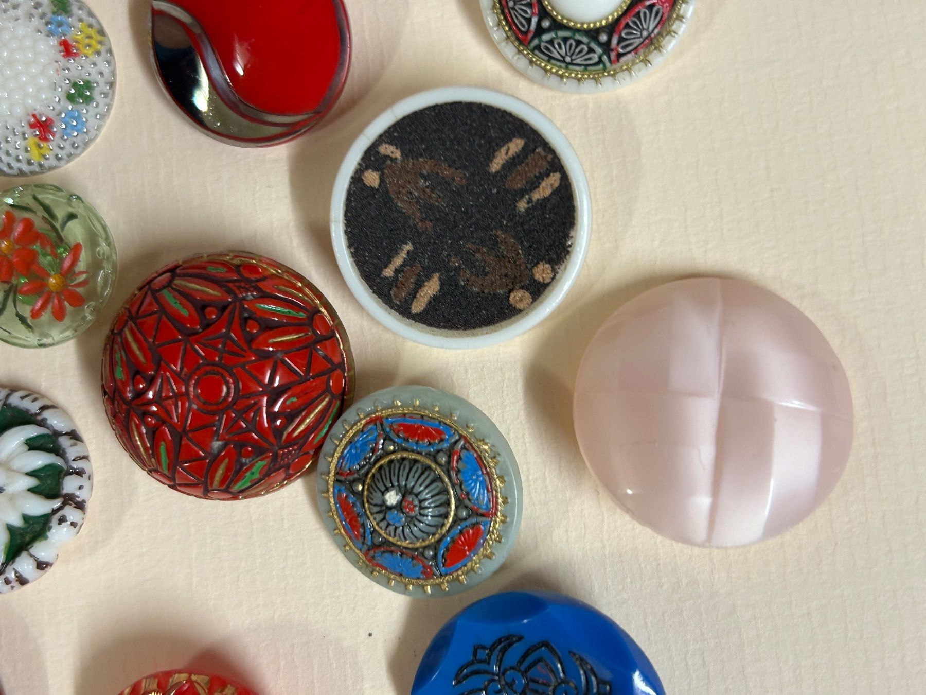 Boutons: Bunte Glasknöpfe in verschiedenen Techniken – Neuf (Voir description) à Pfeffingen par Alusru70 3