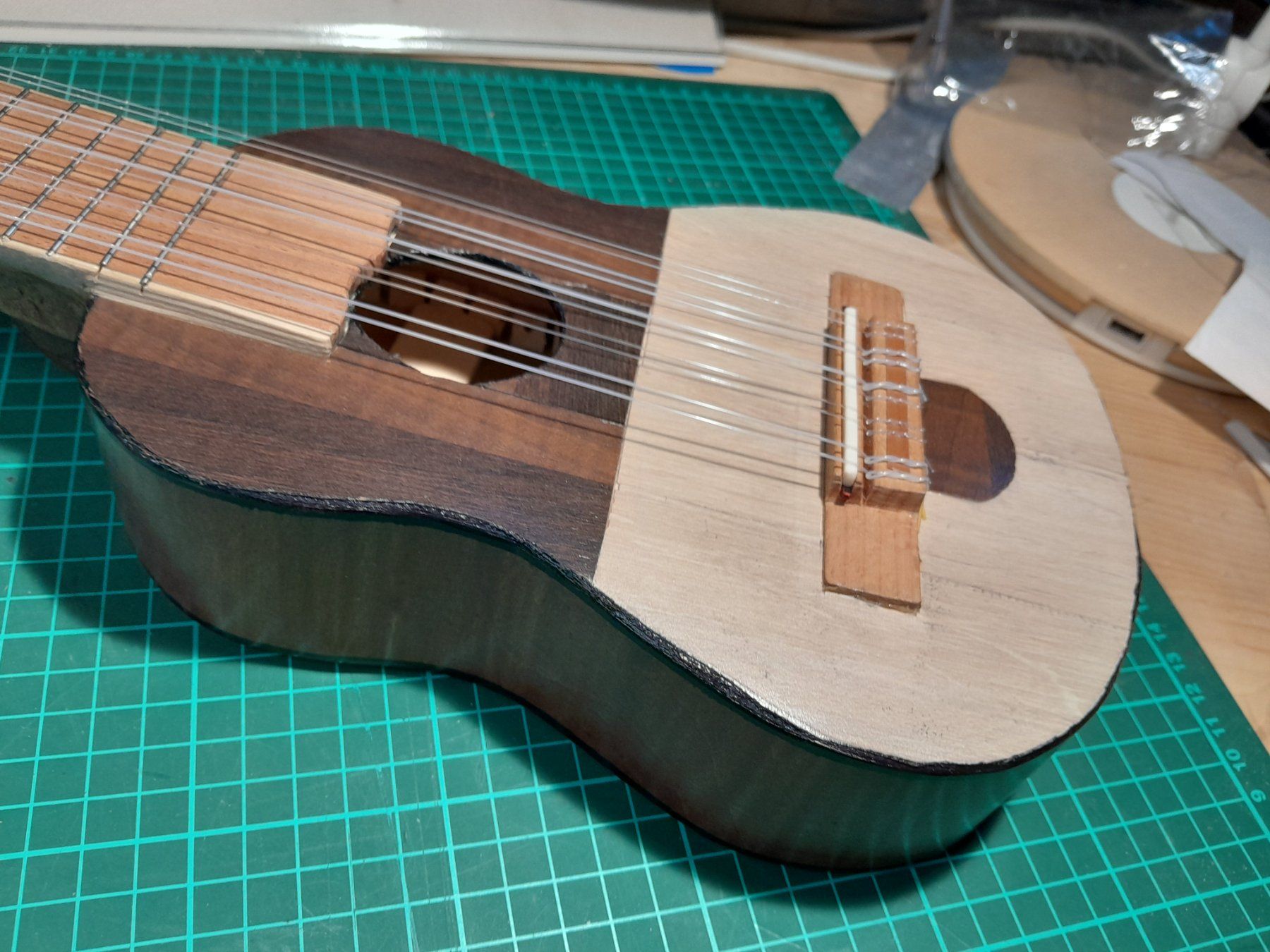 Strumenti musicali: Charango electroacoustique – Nuovo e nell'imballaggio originale da Lausanne venduto da EdwinBOSU 2
