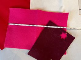 Industrie-Filz-Stoff-Resten, Rot, Pink, Wollweiss u. Auberg.