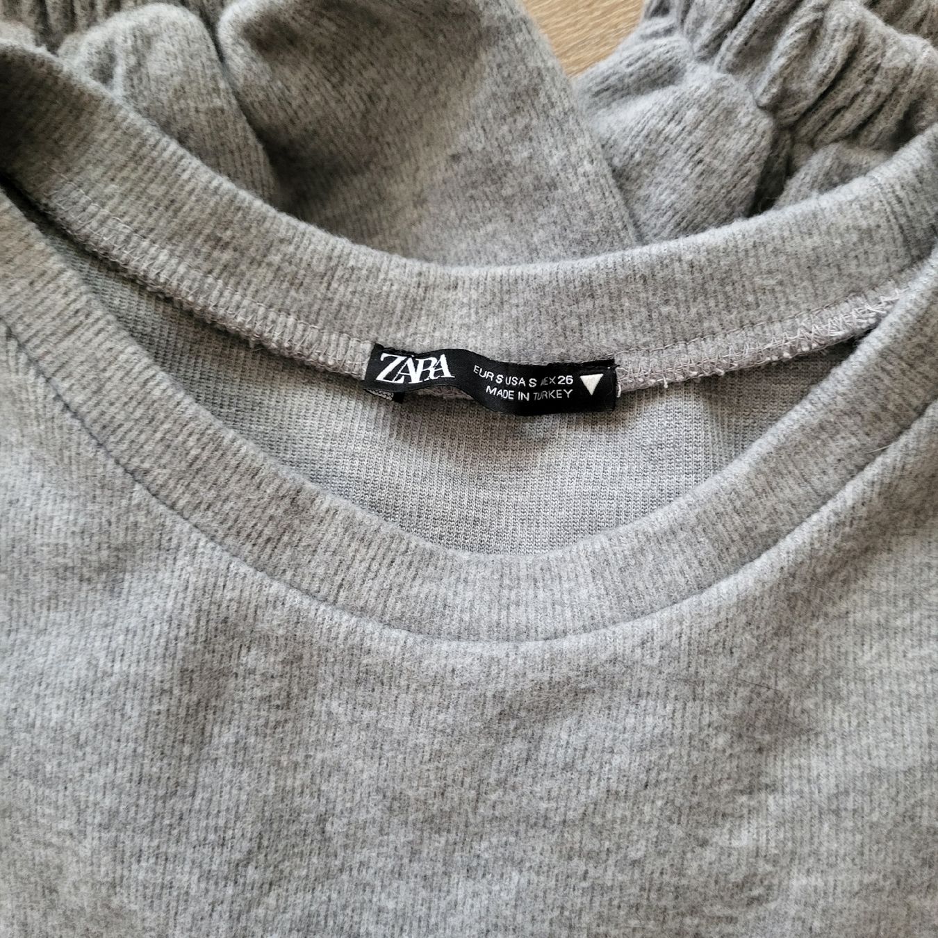 Lotti di vestiti: Kleiderpaket, Mango Flausch-Pulli, Gr.S, (Artn.61) – Usato da Wangen ZH venduto da Macle 1
