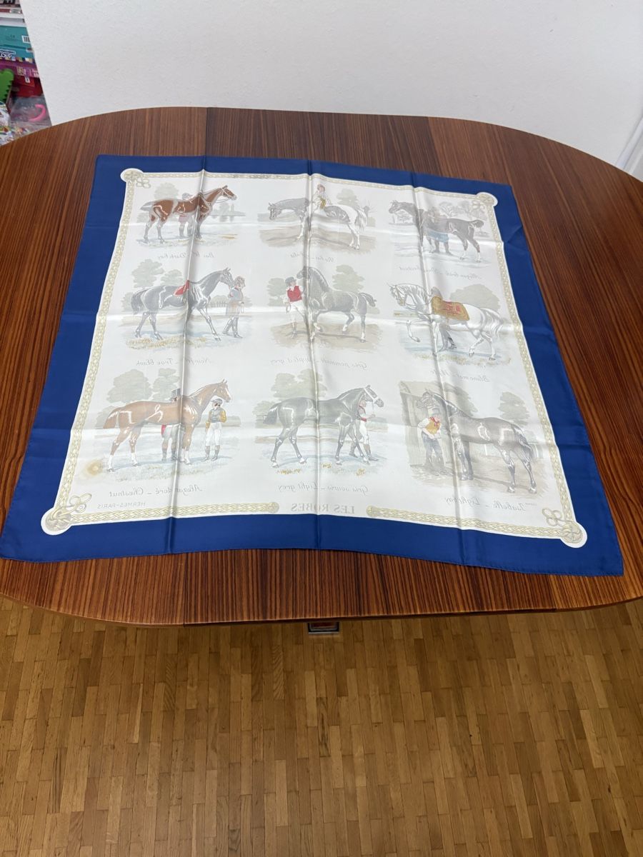 Hermès Foulards & écharpes: Foulard Hermès vintage  – D'occasion à petit lancy par FerreiraLuis 5