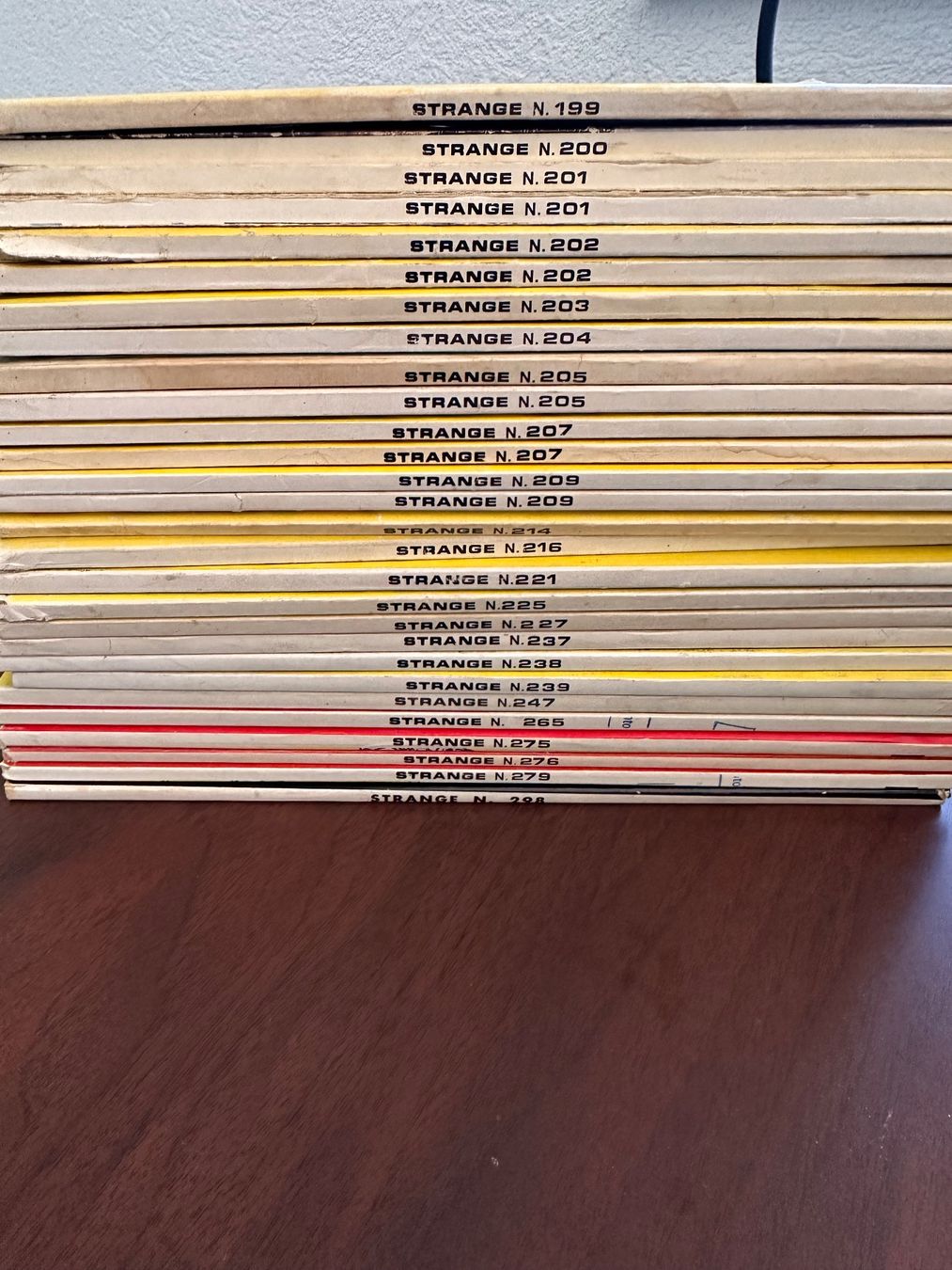 BD: Lot de 60 BD STRANGE 103 à 279 – D'occasion à Ropraz par eri_v66k 2