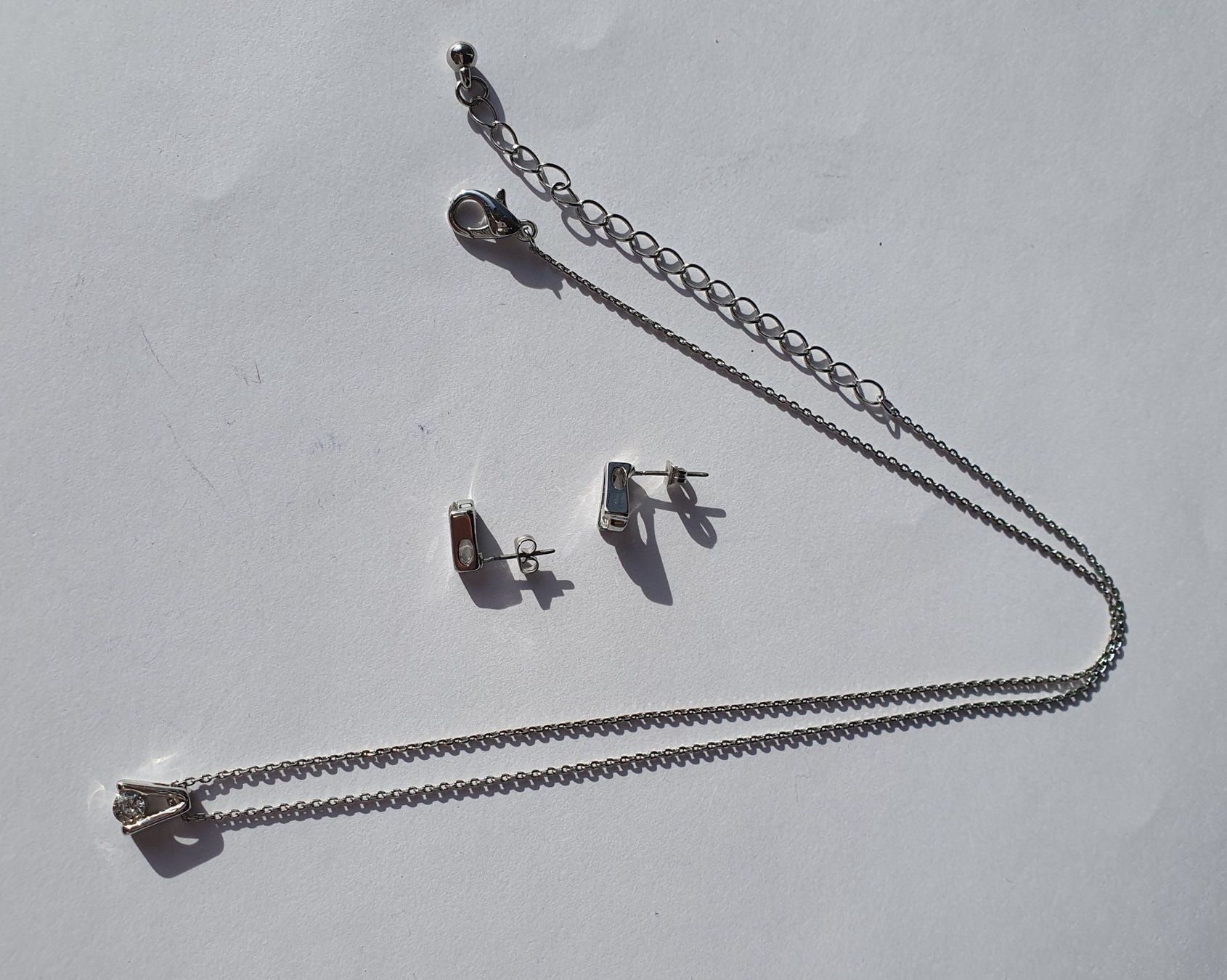 Ketten: Hübsches Schmuckset - Kette & Ohrstecker – Gebraucht aus St. Margarethen TG von Schachmatt