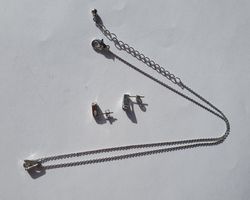 Hübsches Schmuckset - Kette & Ohrstecker