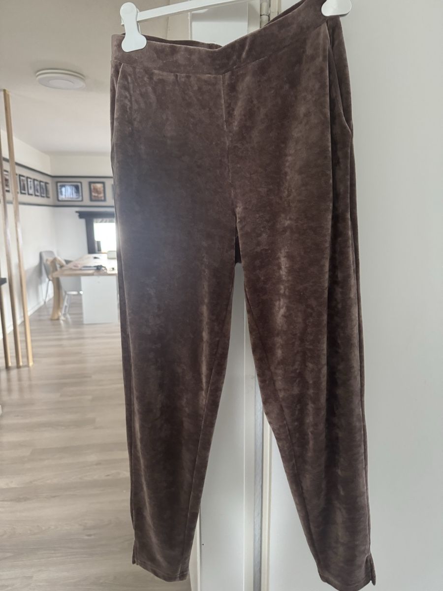 Completi & Tailleur: Mey Samt-Set Neu mit Etikett! – Nuovo e nell'imballaggio originale da zürich venduto da dalia06 2