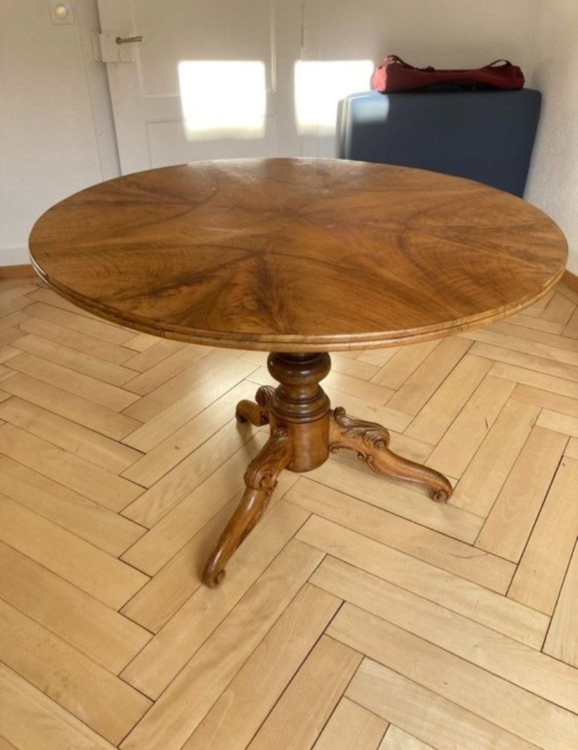 Tische: Schöner runder Holztisch – Gebraucht aus Biberist von AntaraGold