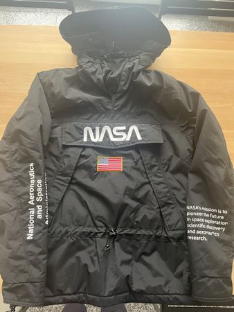 Herren Winterjacke in schwarz in Grösse S.