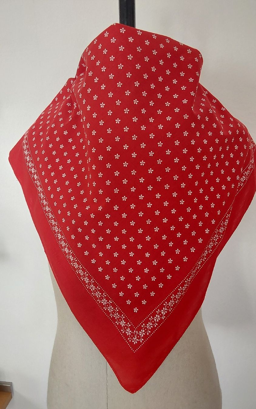 Foulard & Sciarpe: Baumwolltuch quadratisch rot – Nuovo (secondo la descrizione) da Köniz venduto da scopello12