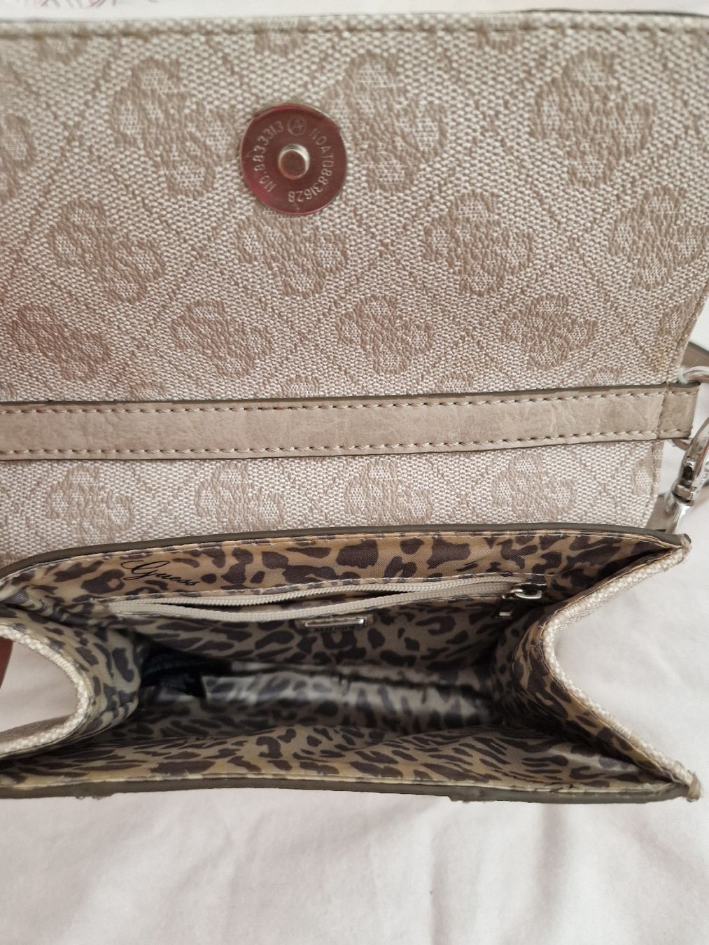 Guess Borse da donna: Guess Clutch beige – Usato da Zürich venduto da Mani56 2