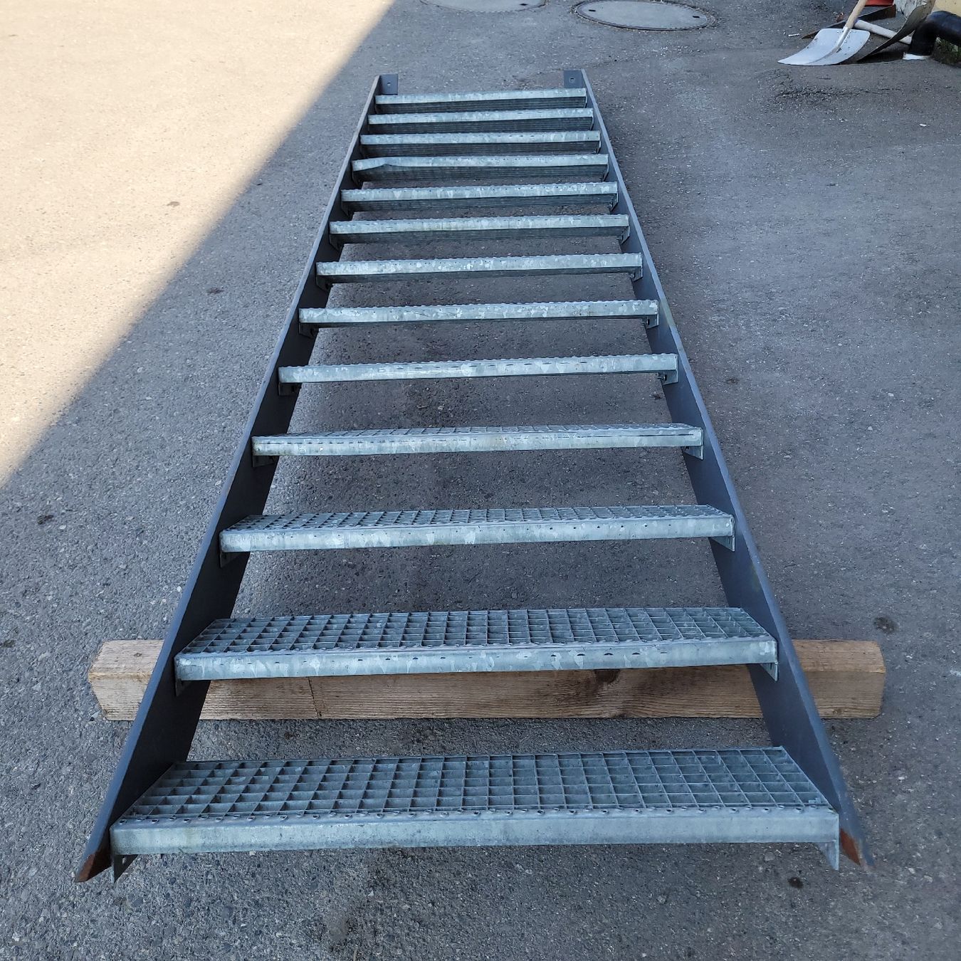 Scale: metalltreppe stahltreppe – Usato da Reichenburg venduto da AK_78 2