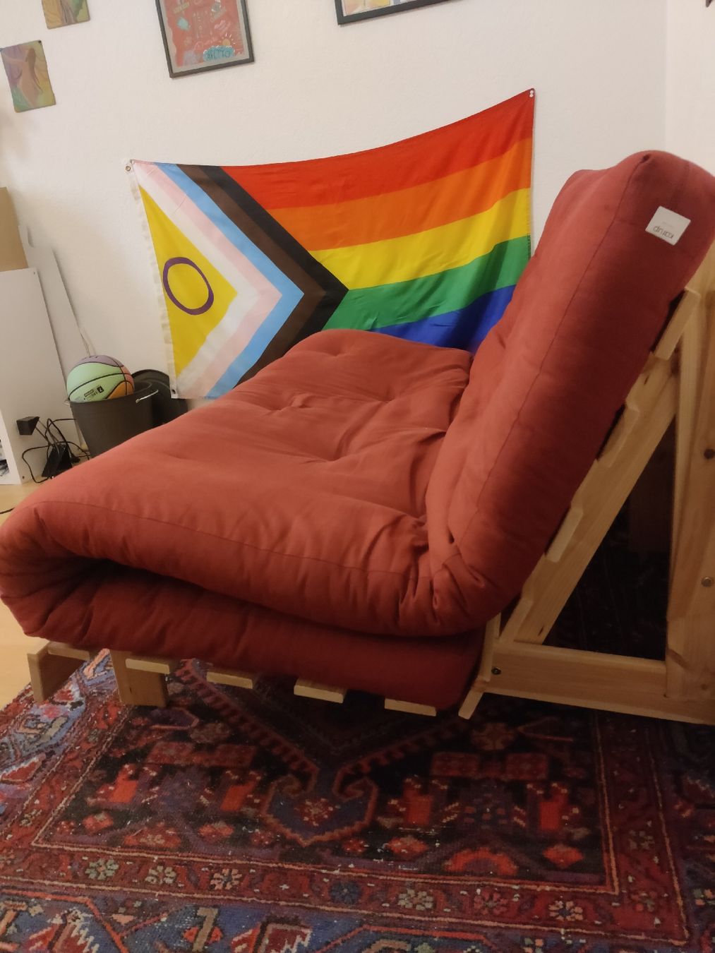 Divani: Red Futon Sofa Bed – Usato da Zürich venduto da dav_5xw9 2