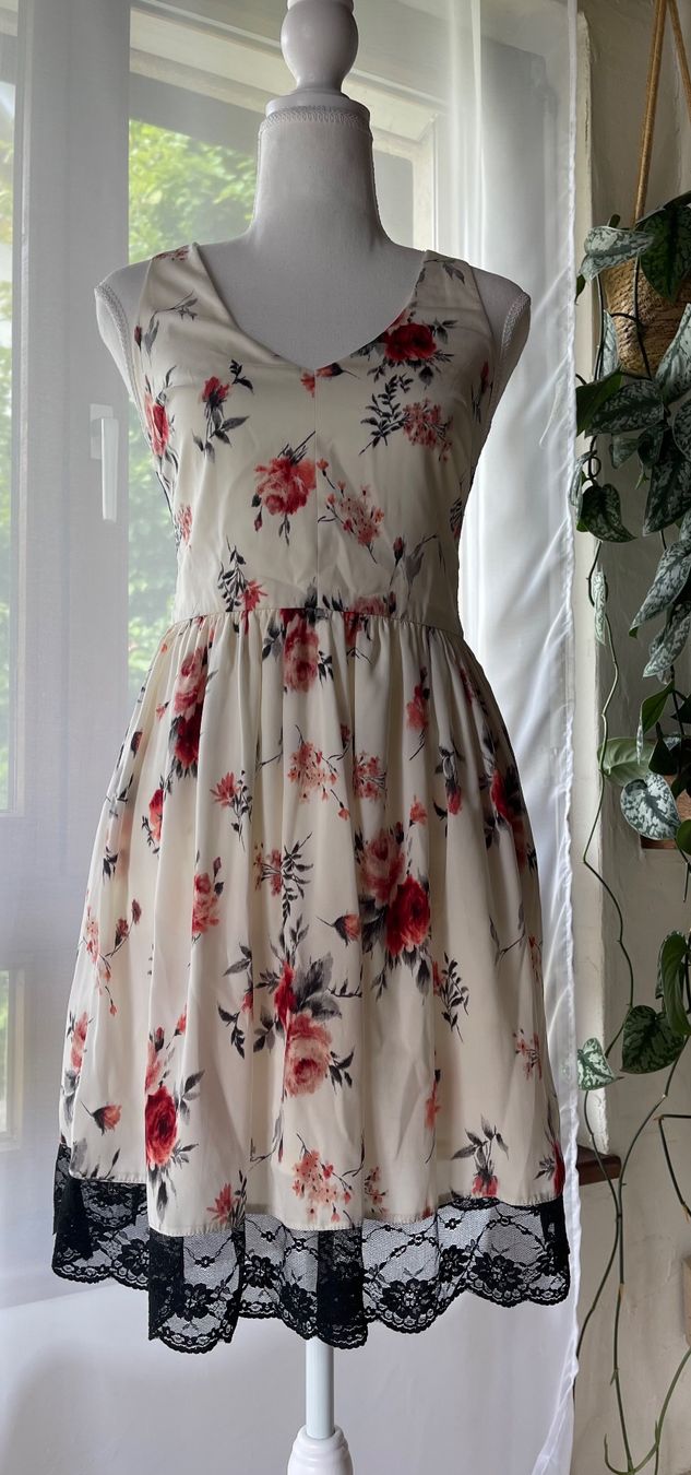 Zara Kleider: ZARA Trafaluc Kleid – Gebraucht aus Läufelfingen von B_C_Sch.