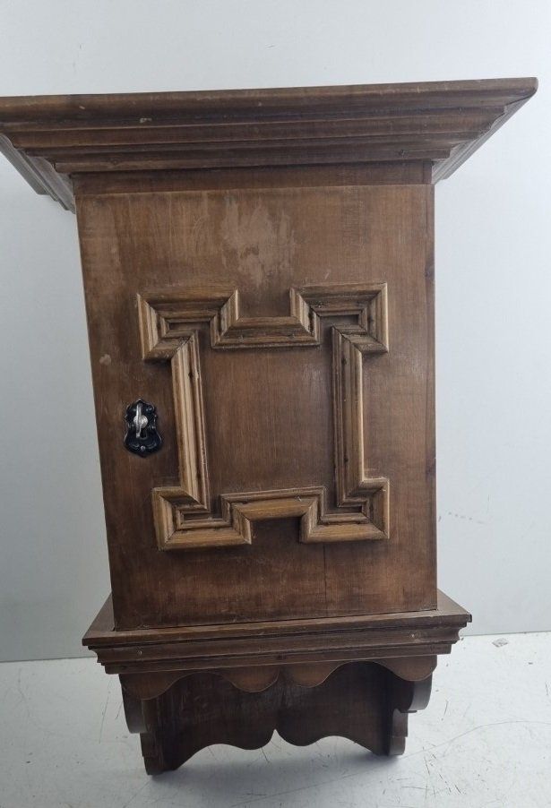 Armadi: Kleiner  Wandschrank aus Holz – Usato da Flums venduto da Flumsantik