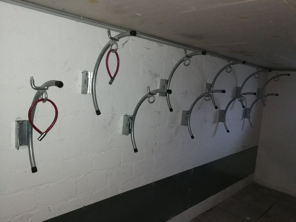 Cavalletti per biciclette: Fahrradständer – Usato da Spreitenbach venduto da Space_X