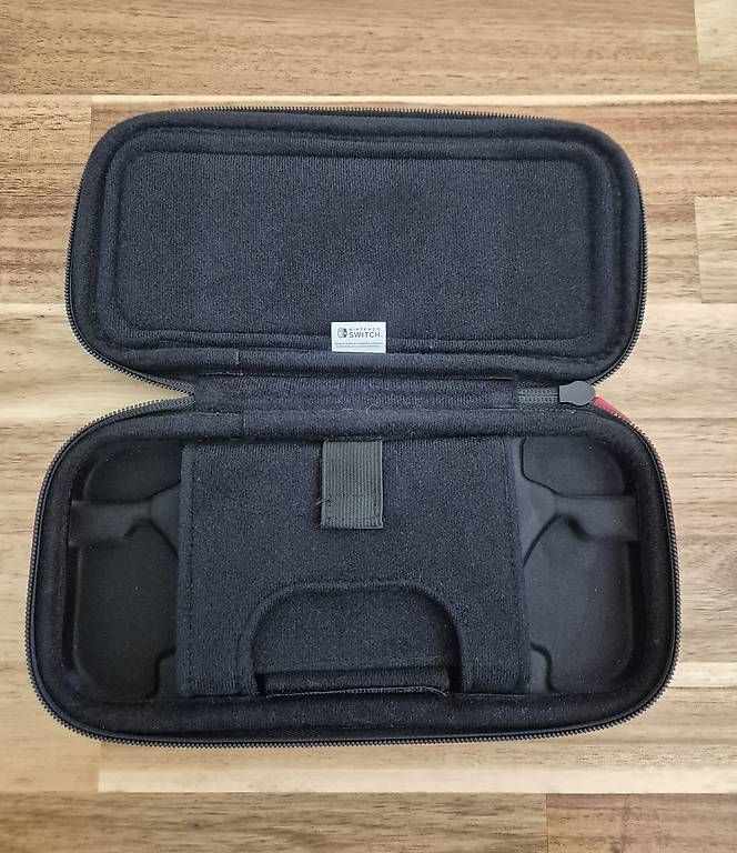 Console: Nintendo Switch Deluxe Reisetasche – Usato da Melchnau venduto da Rhabarber_98 2