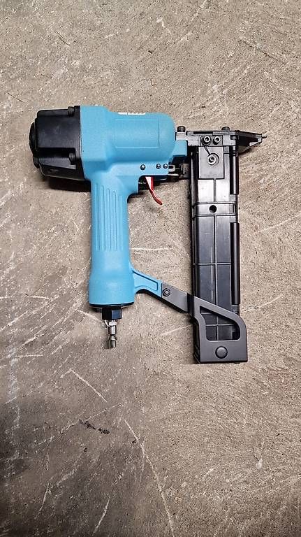 Alle Werkzeuge: Druckluft-Tacker – Neu (gemäss Beschreibung) aus Blumenstein von olka007 1