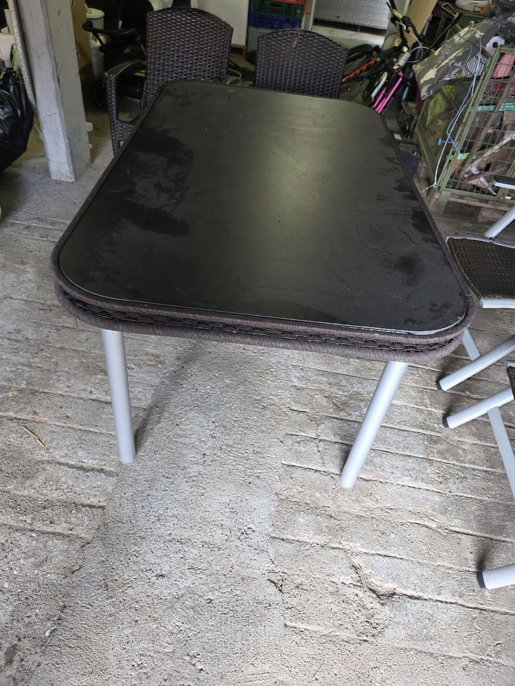 Set di tavolo e panche: Gartentisch mit 5 Stühlen braun mit Kratzern – Usato da Bözberg venduto da Escavado 3