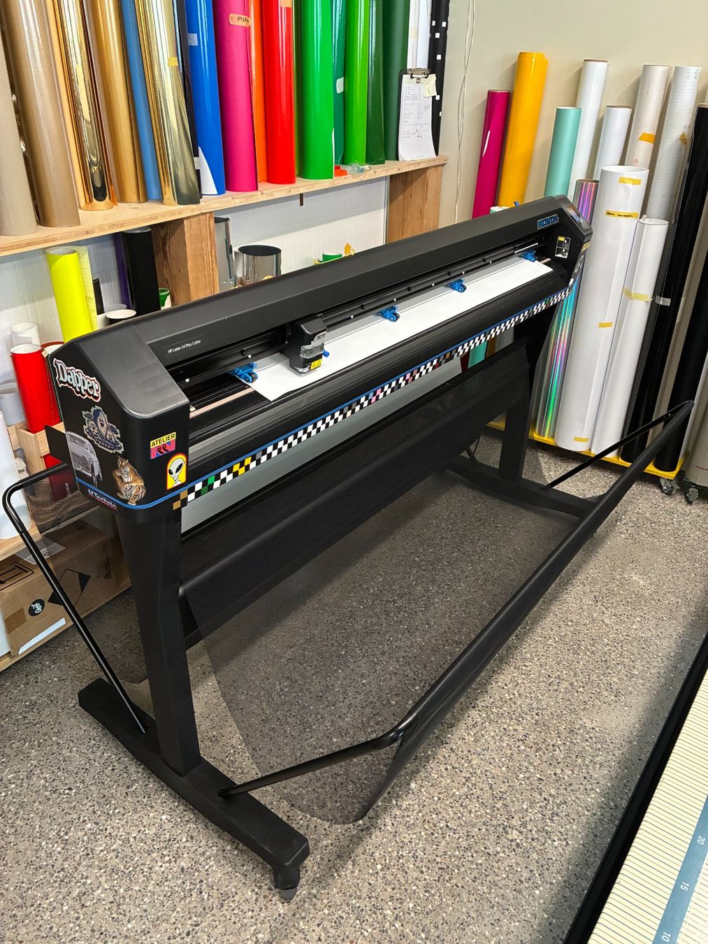 Tutte le macchine: SCHNEIDPLOTTER // HP LATEX 54 CUTTER PLUS – Usato da Zürich venduto da adig
