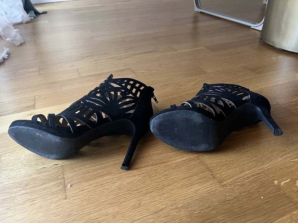 Chaussures femmes: Schwarze High Heels 39 – D'occasion à Winterthur par smtpc 3