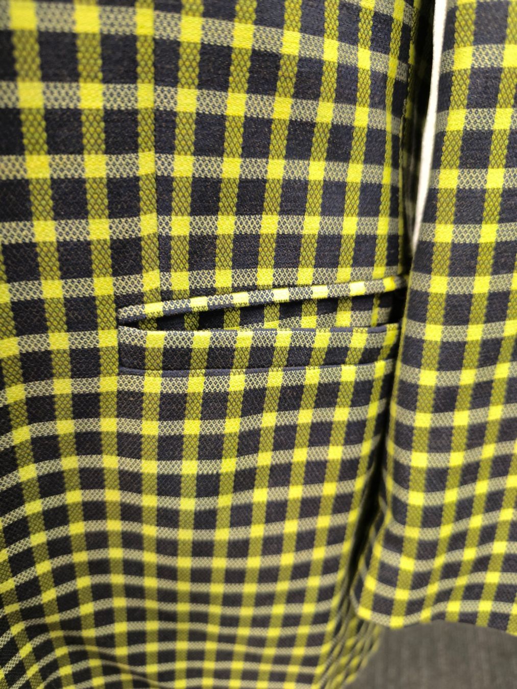 Vestes: VERSACE Sakko Grün Karo ( Gr. 50 ) – D'occasion à Rüti ZH par Restwert_Rueti_ZH 3
