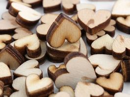 100 HOLZ HERZEN - BASTELN - DEKORATION - BASTELN - HERZ