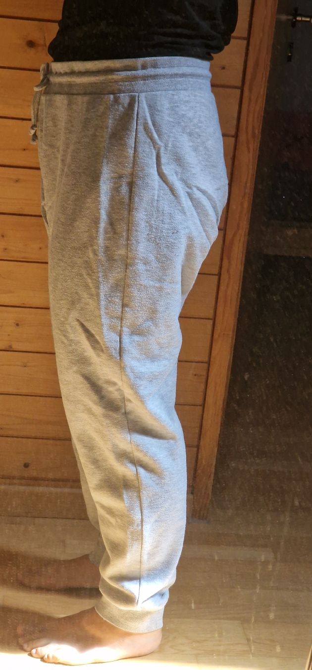 Pantaloni: Graue Jogginghose – Usato da Wil SG venduto da zeh_pck9 1