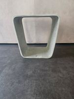 Table appoint béton - Design - Ecal Stuhl