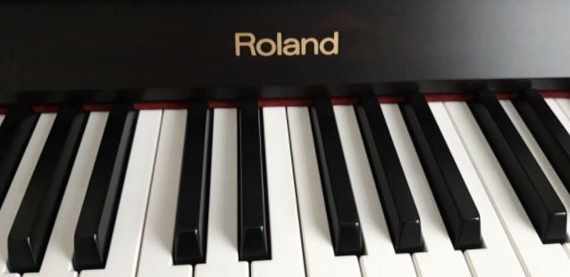 Roland hp deals 136 price