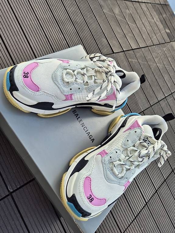 Balenciaga Scarpe da uomo: Balenciaga Triple S Sneaker – Usato da Zürich venduto da Duki88 1