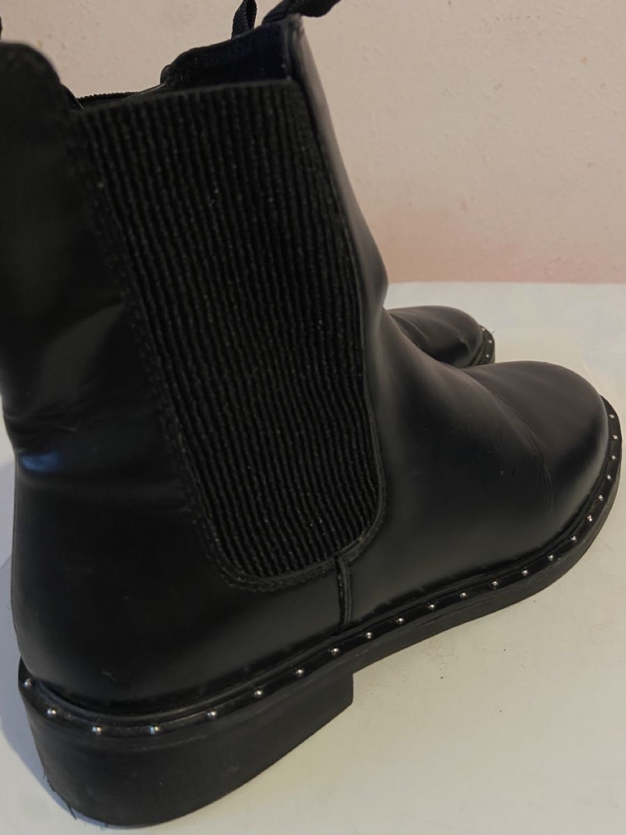 Zara Scarpe da donna: Bottines en cuir noir Zara – Usato da Chêne-Bougeries venduto da sor_9rzp 4