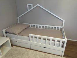 Kinderbett (Hausbett)