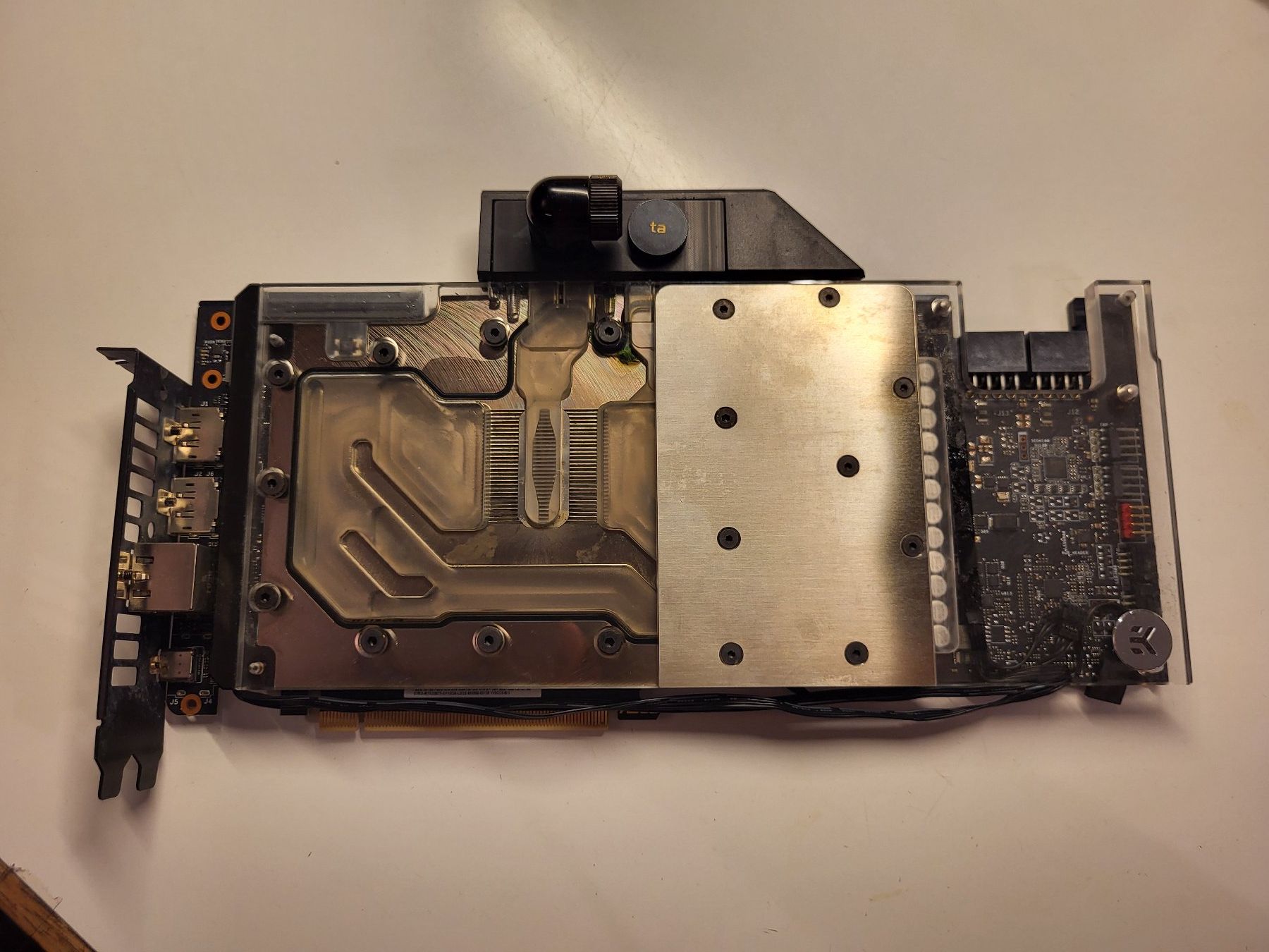 Nvidia Schede grafiche: RTX 2080 Ti 11GB mit EK Waterblock – Usato da Unterengstringen venduto da CyberCore