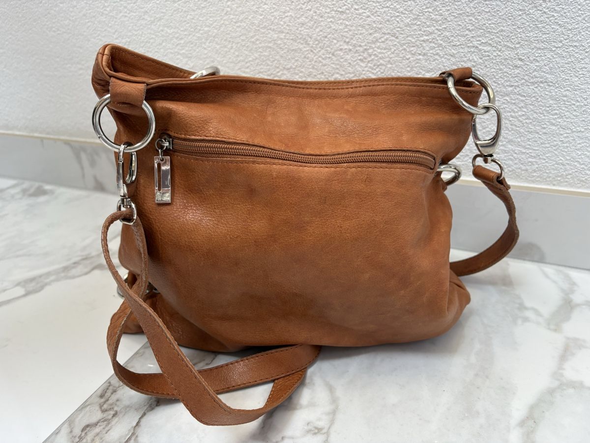 Sacs femmes: Spezielle Ledertasche - 2 in 1  – D'occasion à Estavayer-le-Lac par Mimmy02 3