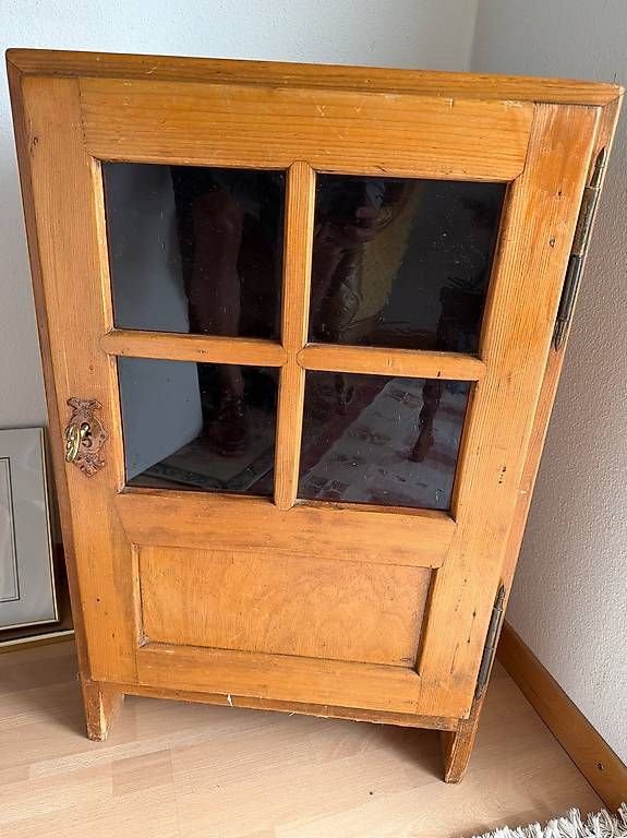 Vetrine: Meuble vitrine parfait état  – Usato da Preverenges venduto da mih_vqg5
