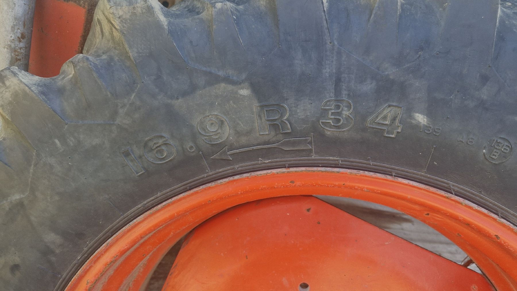 Fendt Trattori: Kompletträder – Usato da Säriswil venduto da schneider716 3