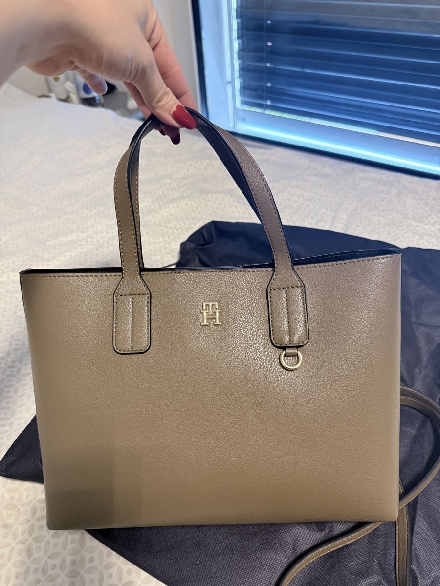 Tommy Hilfiger Borse da donna: Tommy Hilfiger  – Nuovo (secondo la descrizione) da Untersiggenthal venduto da zej_s2dw 1