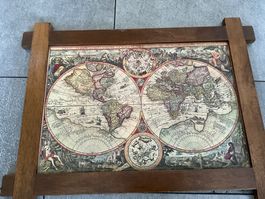 Dekorative Weltkarte mit Holzrahmen, Vintage-Stil