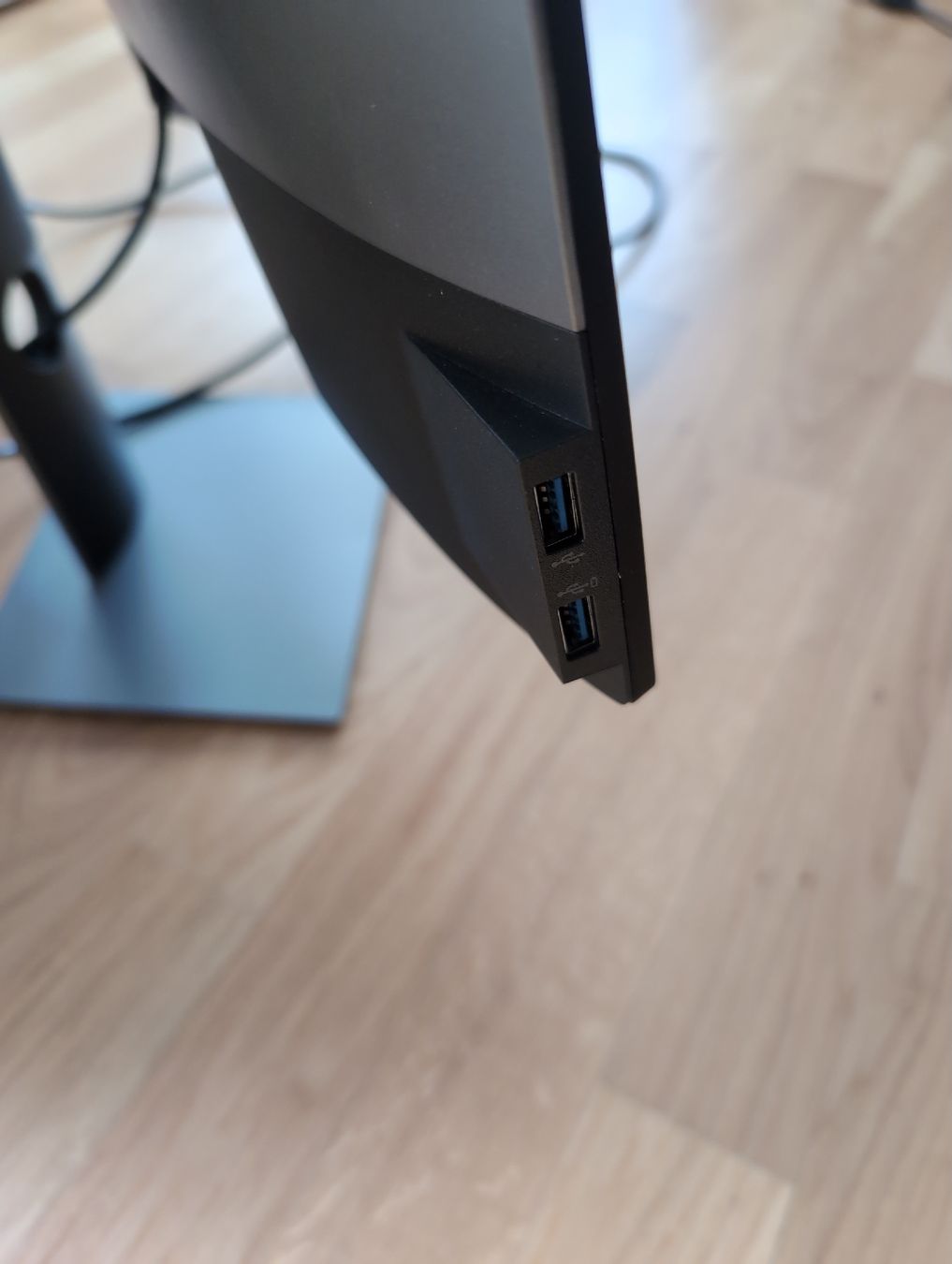 Dell Ecrans: DELL Ultrasharp U2719D – D'occasion à Zürich par emilyduchamp 3