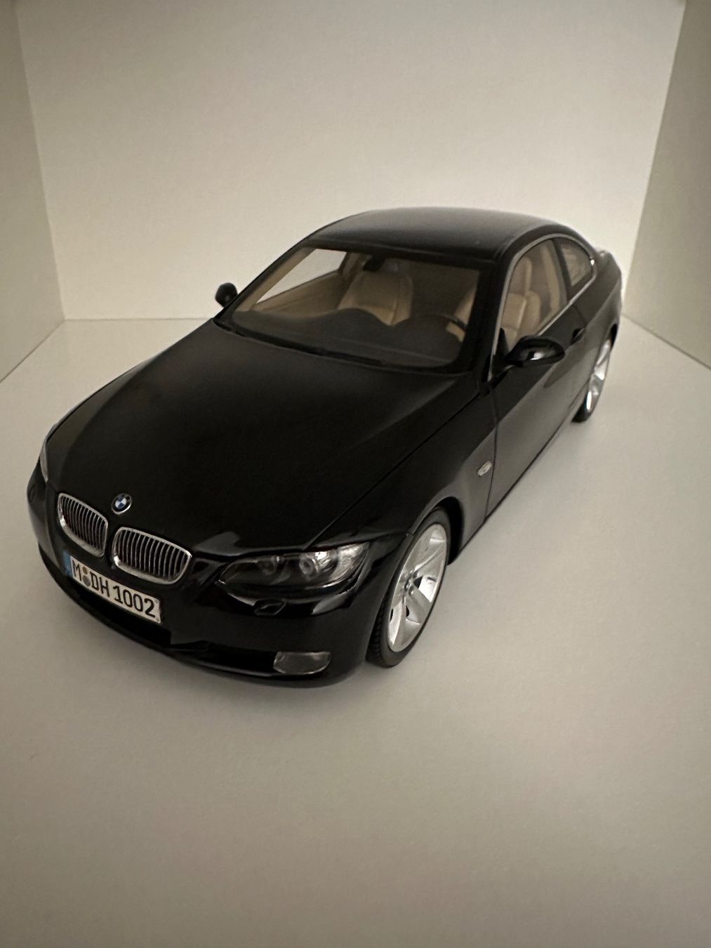 京商　1/18  BMW 330i Coupe E92 シルバー 京商 BMW 3シリーズ クーペ E92 1/18 ミニカー